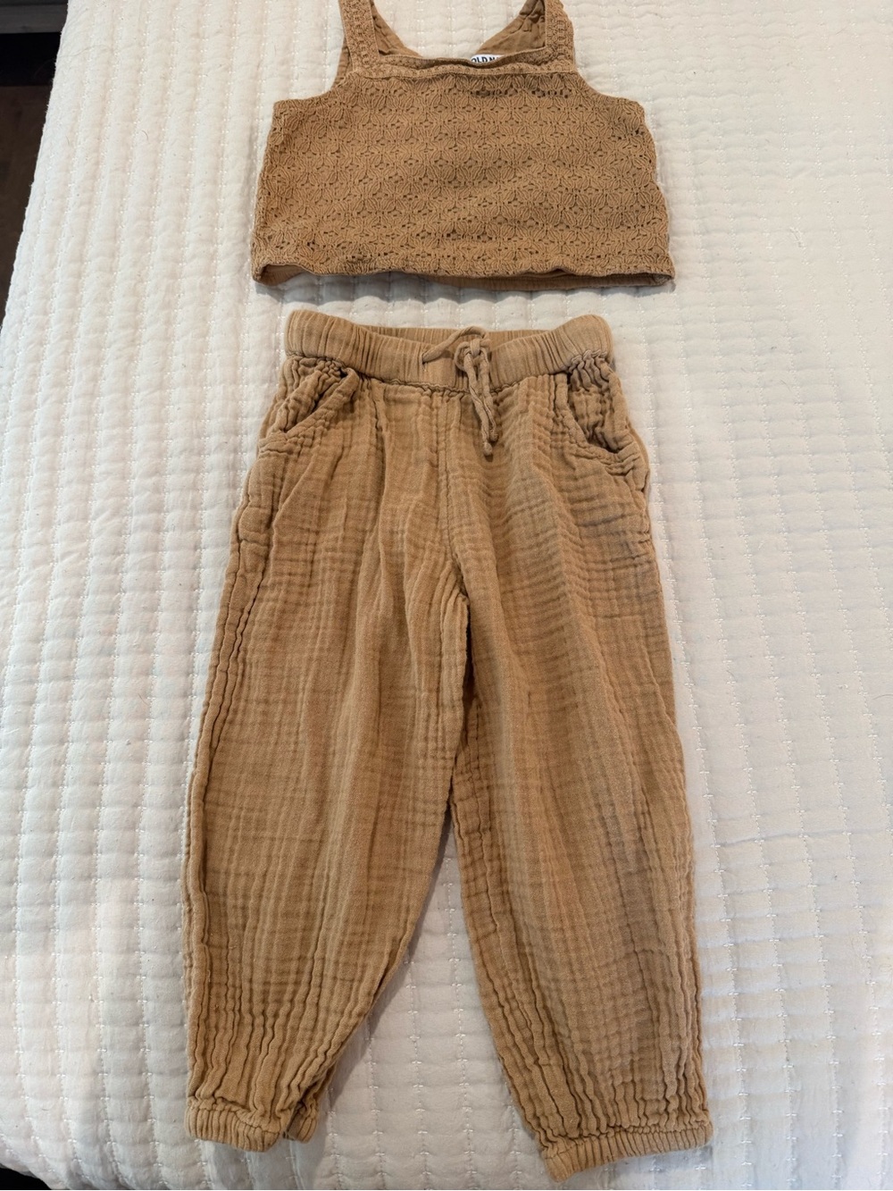 Kids Cotton Gauze Jogger Pants in Tan